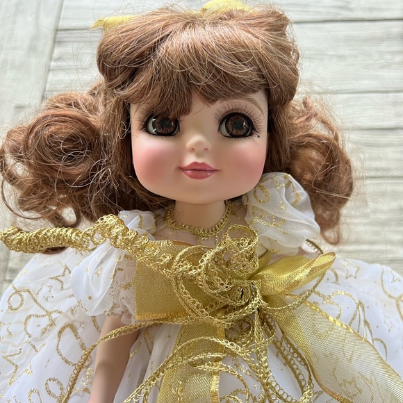 New without tags or box signed and numbered doll - Picture 2 of 6